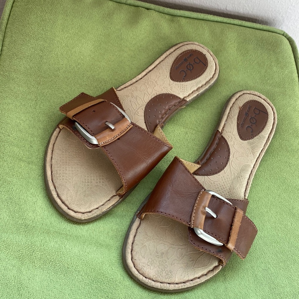 b.o.c. leather slides/sandals